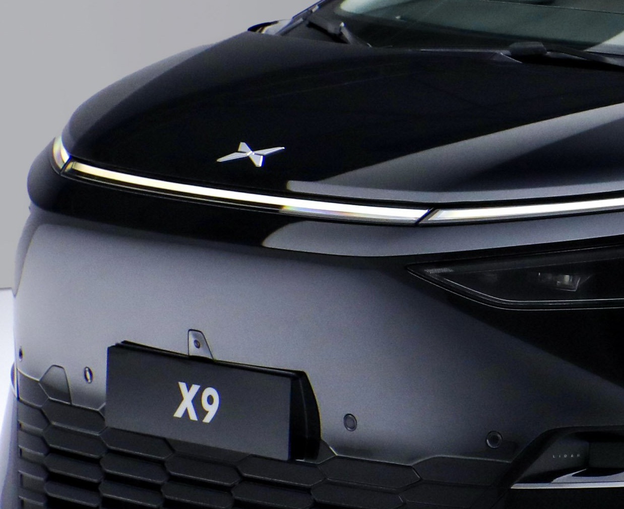 26款小鹏X9纯电版3月2日登场，配置看齐超级增程版