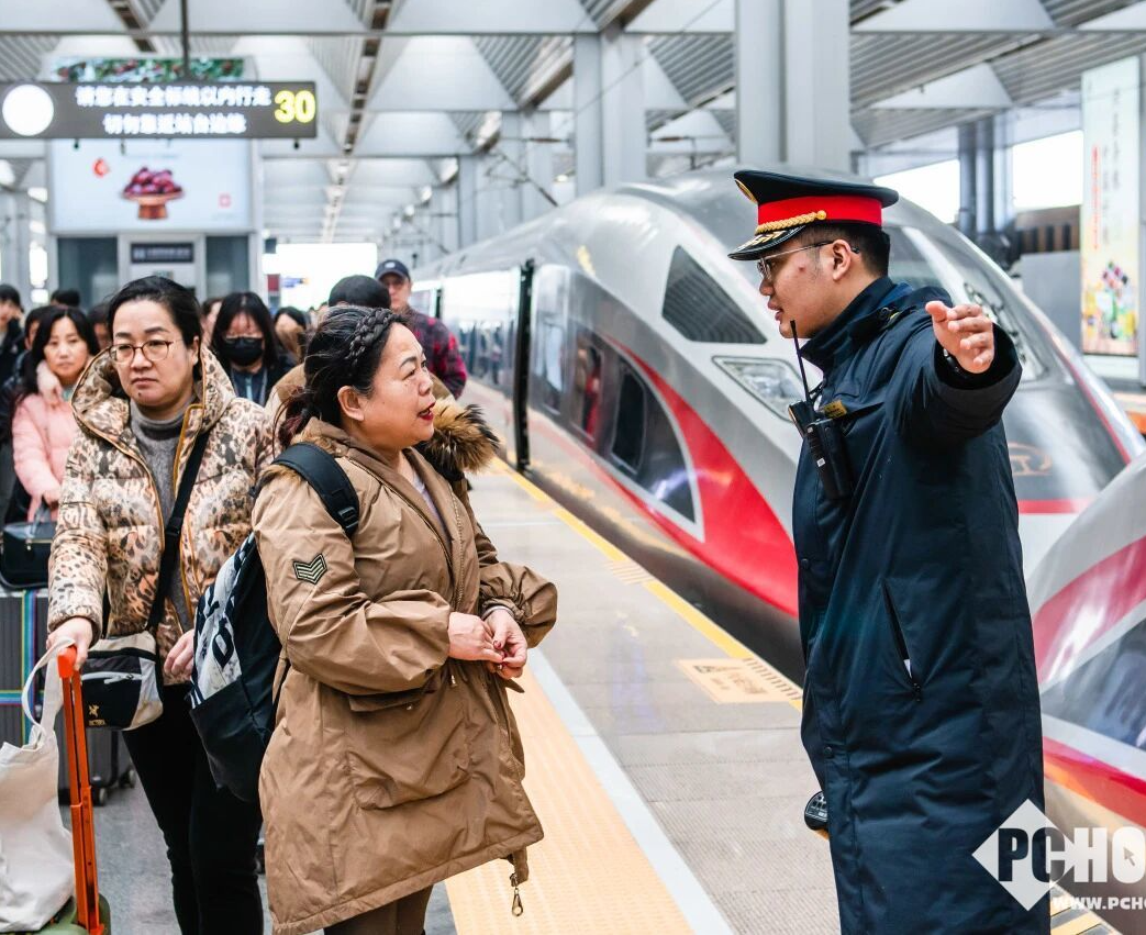 全国铁路迎返程高峰：连续5天发送旅客超1500万人次以上