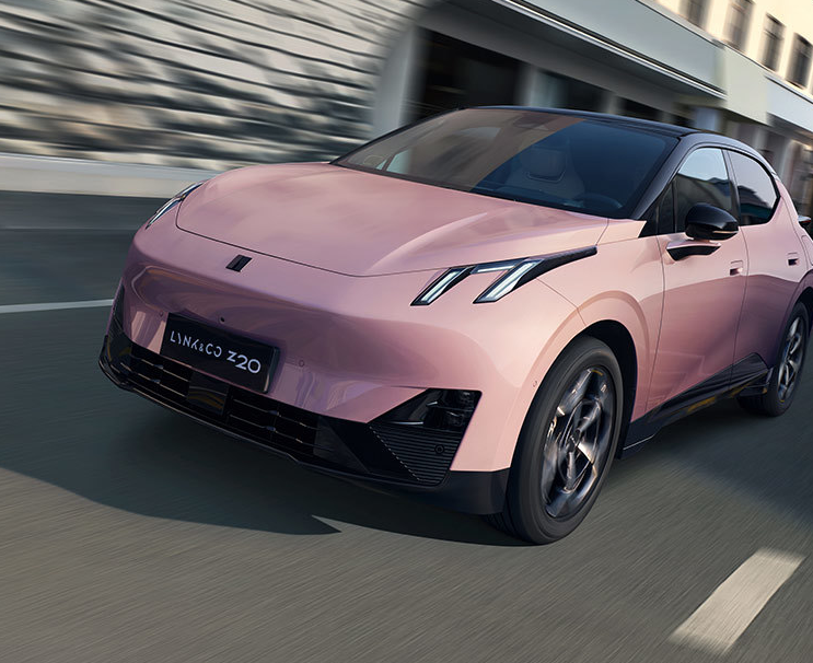 领克高管回应车机语音误关大灯：已第一时间优化控制方案