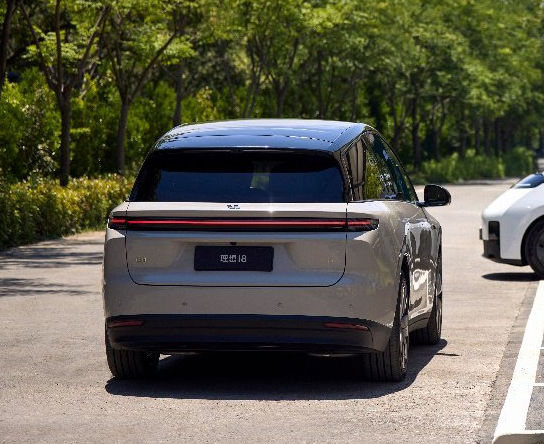 中国电动汽车充电基础设施总数达2069.8万个：同比增长49.6%