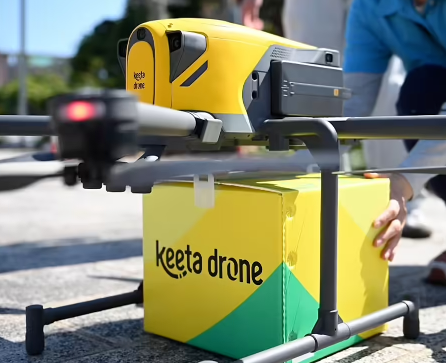 美团推出香港首条老年人专属无人机送餐航线，送餐效率提升近9倍