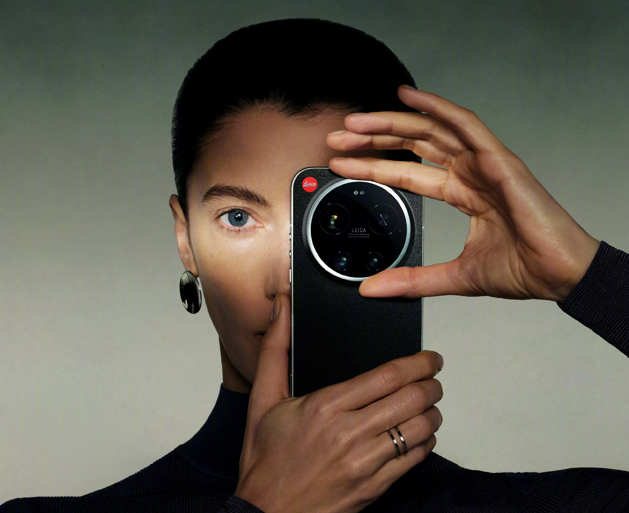 小米17 Ultra徕卡版全新黑银配色预售：7999元起，10日发售