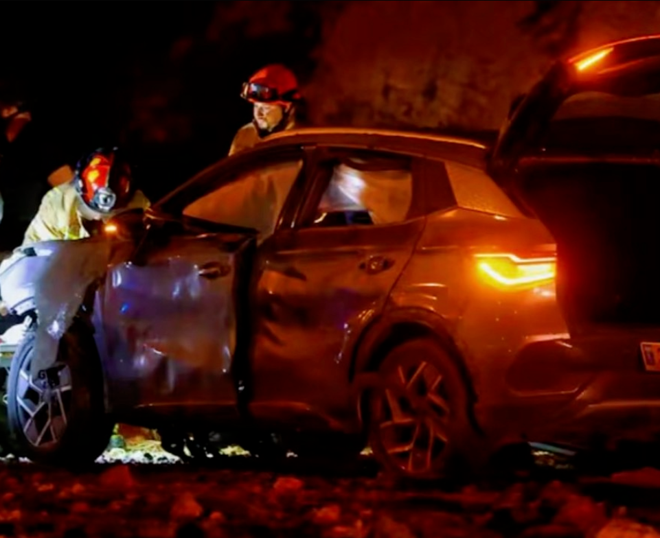 比亚迪极近距离承受导弹爆炸：车身结构完整，车内人员全部幸存