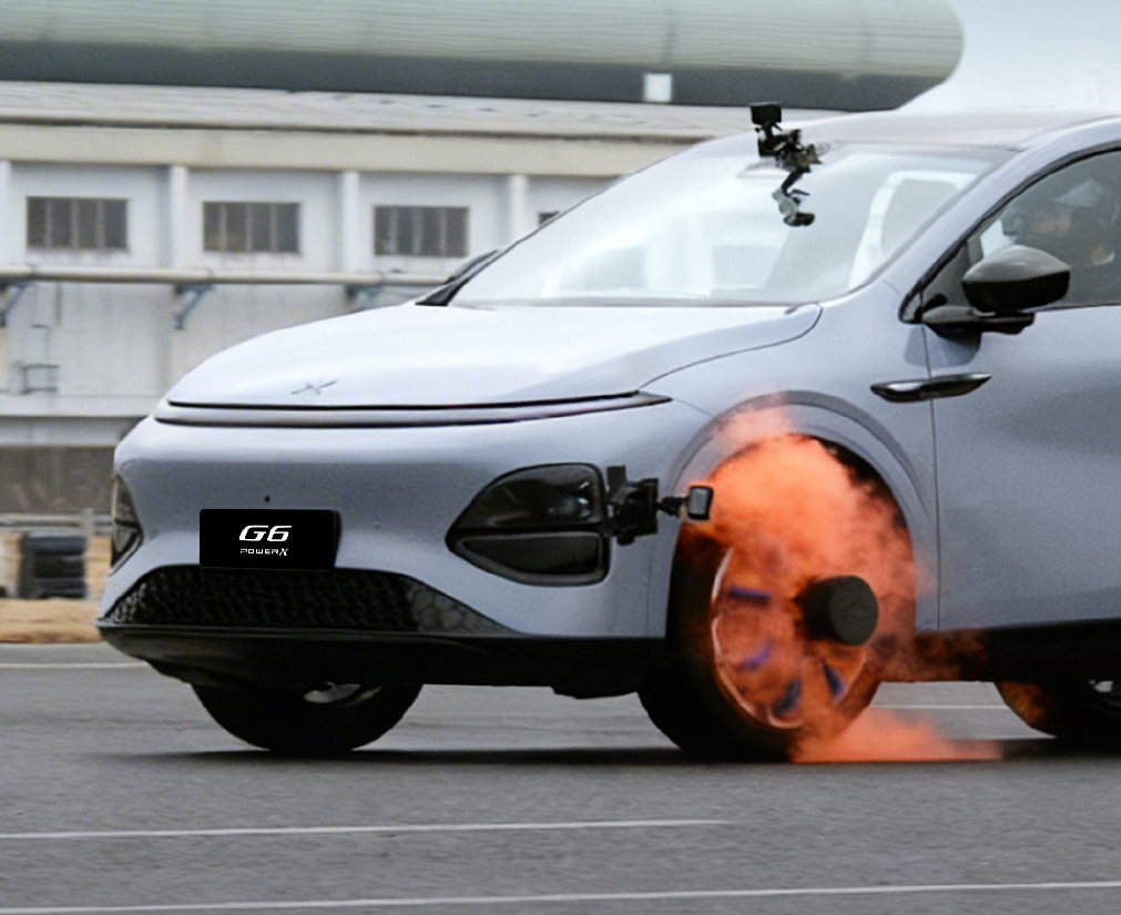 小鹏G6超级增程完成极端全场景爆胎测试：180km/h可稳行