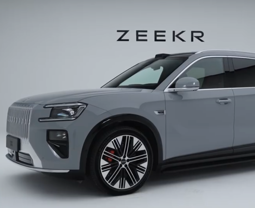 极氪8X内饰正式公布：标配高端音响，撞色真皮强化豪华质感