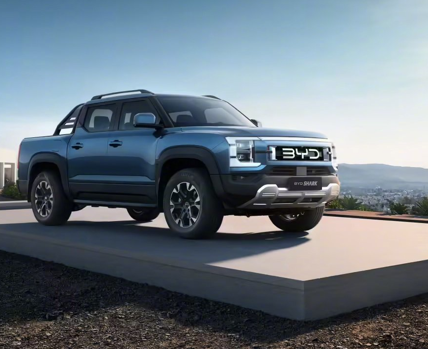 福特CEO试驾中国混动皮卡：认可其设计和电动化技术上的竞争力