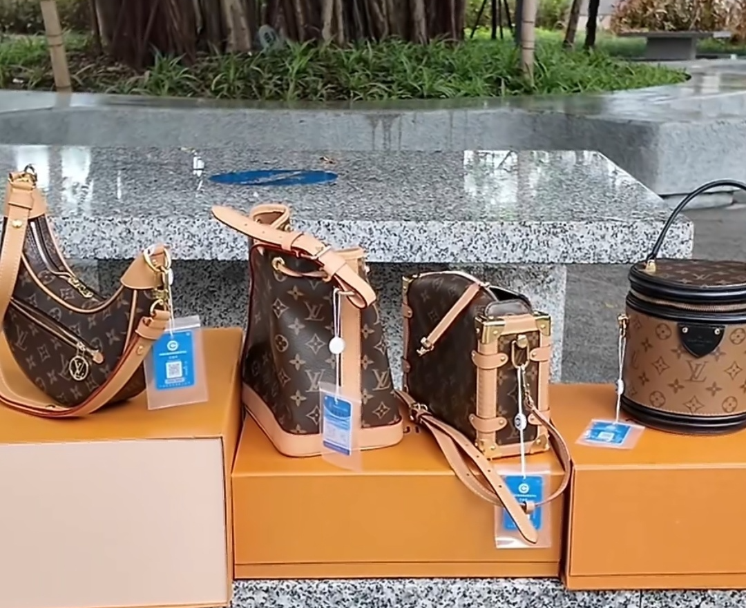 福州消费者LV专柜购包被鉴定为假货，专柜坚称正品拒绝鉴定