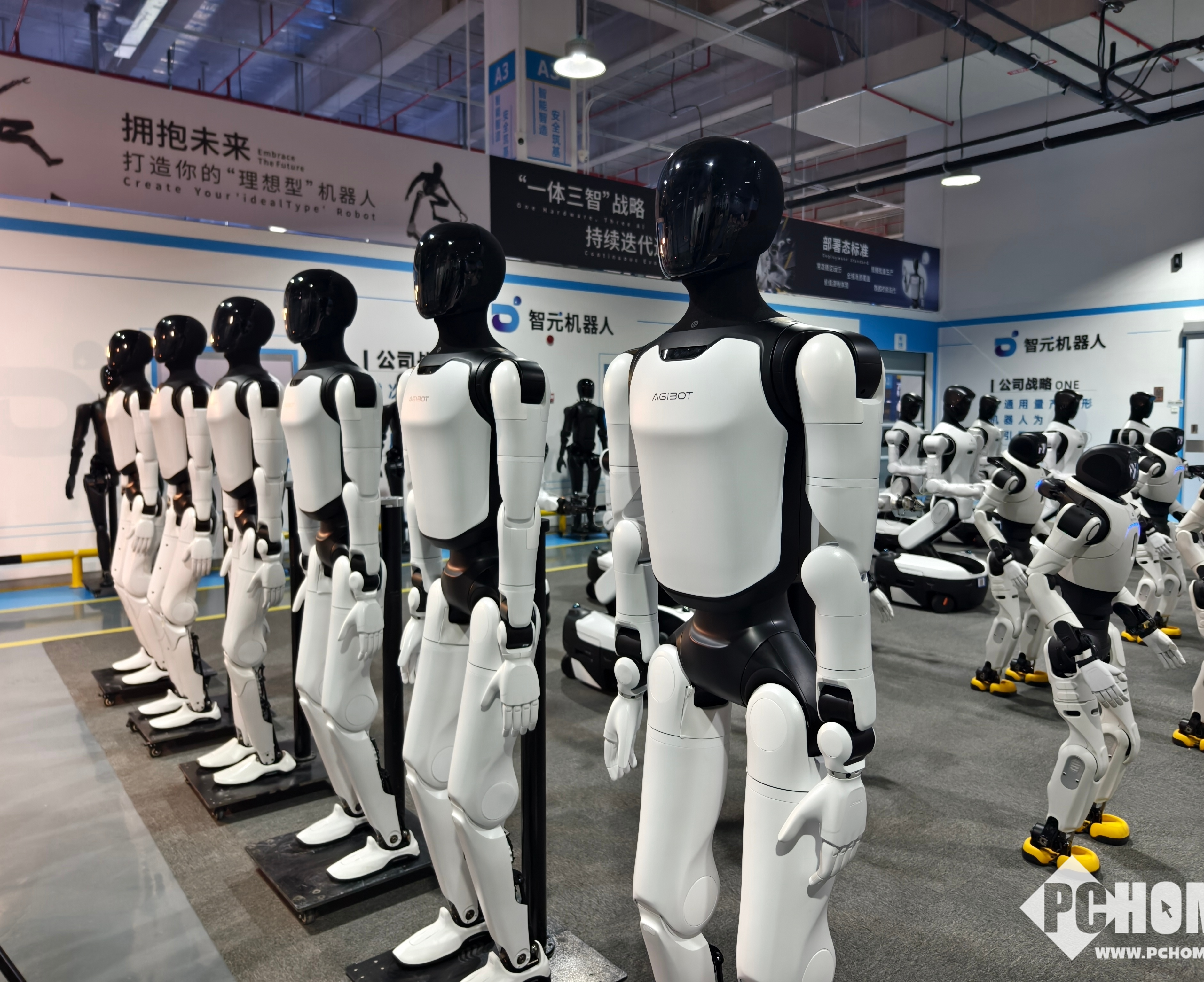 智元机器人第1万台具身机器人下线，全球率先破万台量产