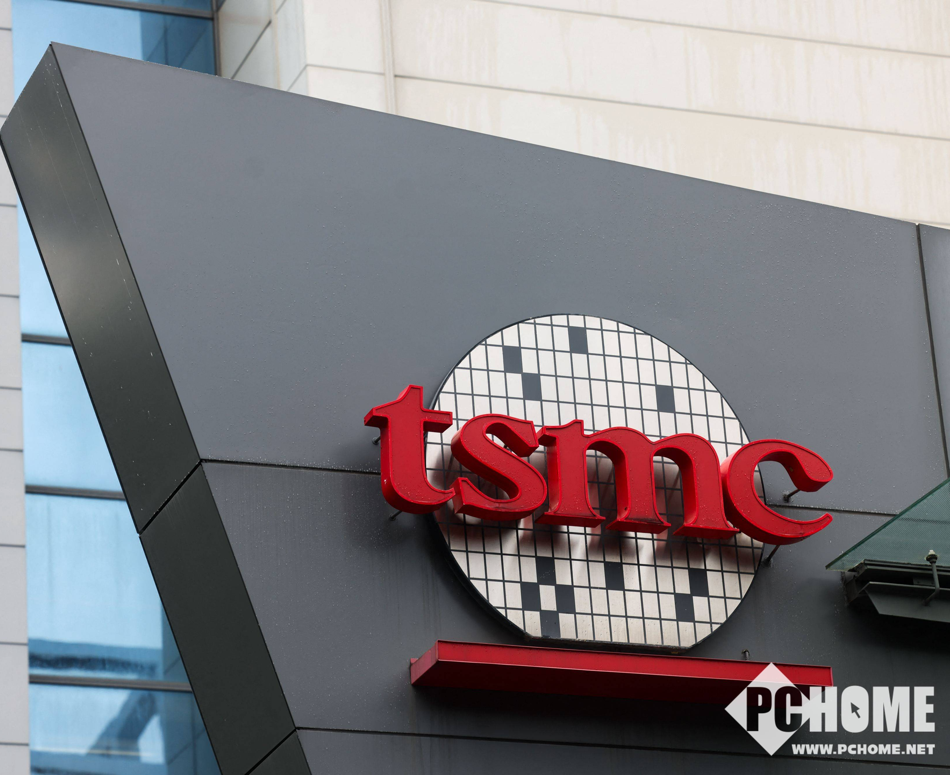 黄仁勋：英伟达、台积电千亿级合作30年，未签正式商业合同