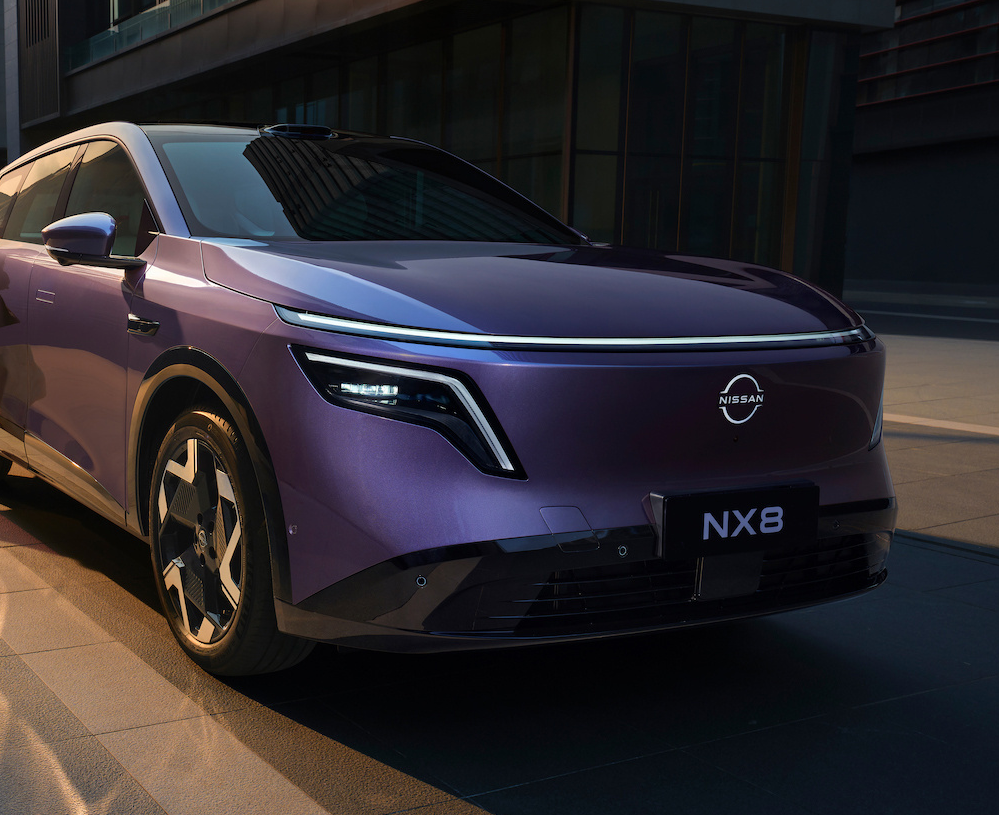 东风日产广告图被指抄袭极氪、尚界，水面倒影疑似尚界H5