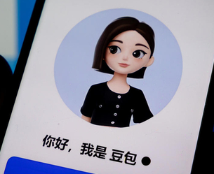 博主称豆包二代AI手机暂定Q2登场，TOP 5大厂也在洽谈