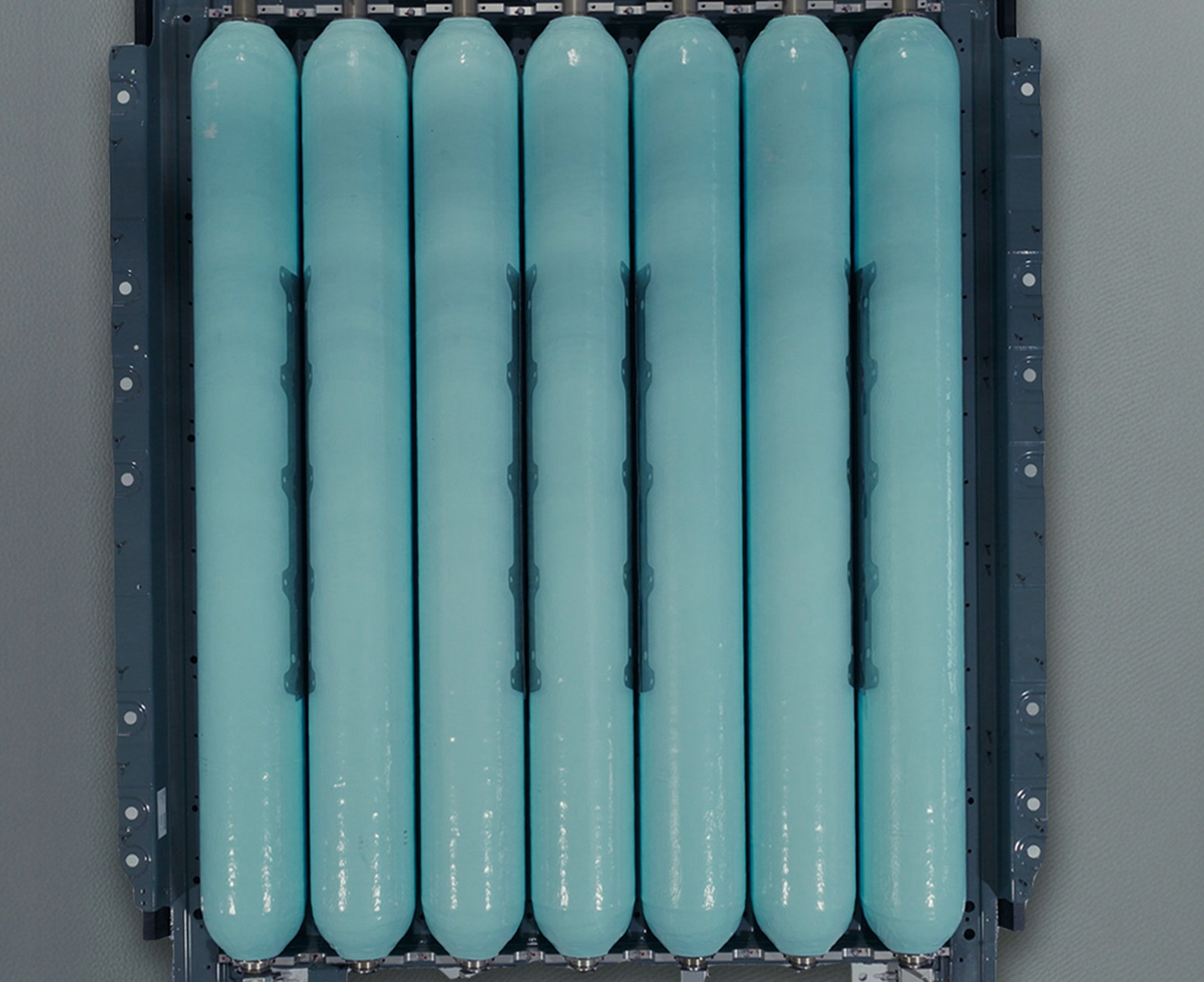 宝马官宣全新储氢技术：iX5氢燃料电池板续航750公里，加氢仅需5分钟