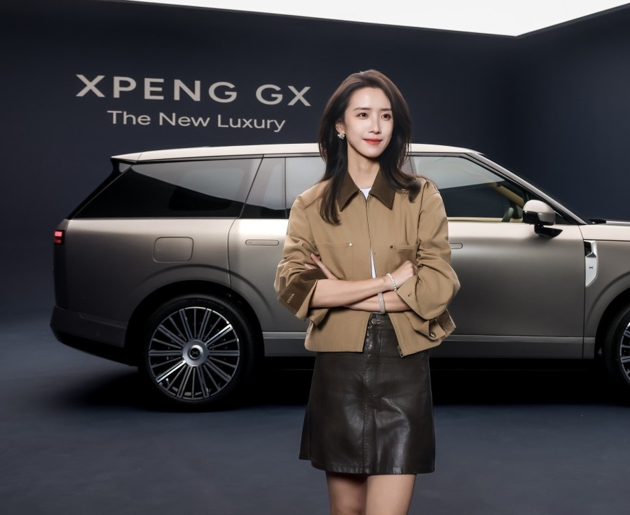 小鹏GX搭载AI调光隐私玻璃：小鹏联合福耀打造