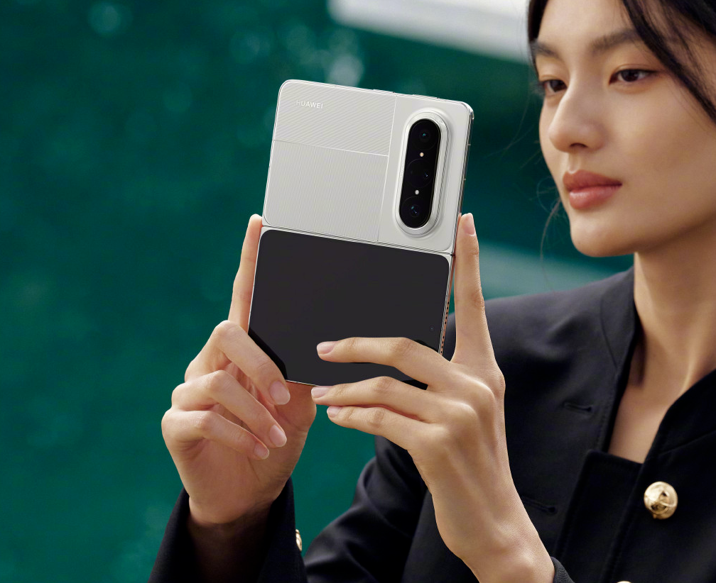 华为李小龙点评Pura X Max：用过的最好用的双折叠