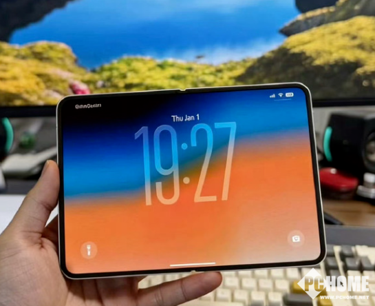 iPhone折叠屏支持横向内折 ，外屏5.3英寸、内屏7.7英寸