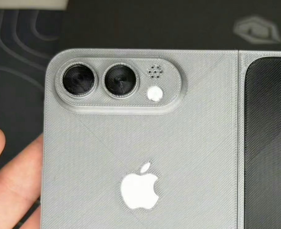 iPhone Fold外观曝光：横向阔折叠设计，看齐华为Pura X Max