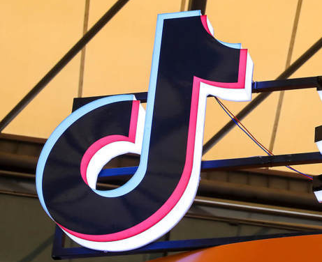 抖音回应杭州灵隐寺相关谣言传播：正持续处置违规内容及账号