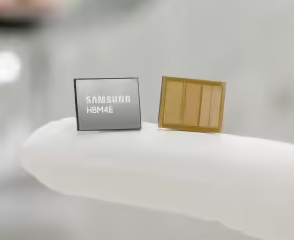 三星交付首批HBM4E工程样品，领跑AI高带宽内存赛道