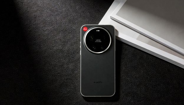 小米17 Ultra徕卡版黑银色图赏：从光影中窥见经典